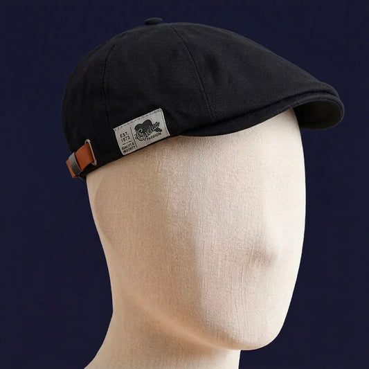 Béret casquette noir en coton porté sur mannequin