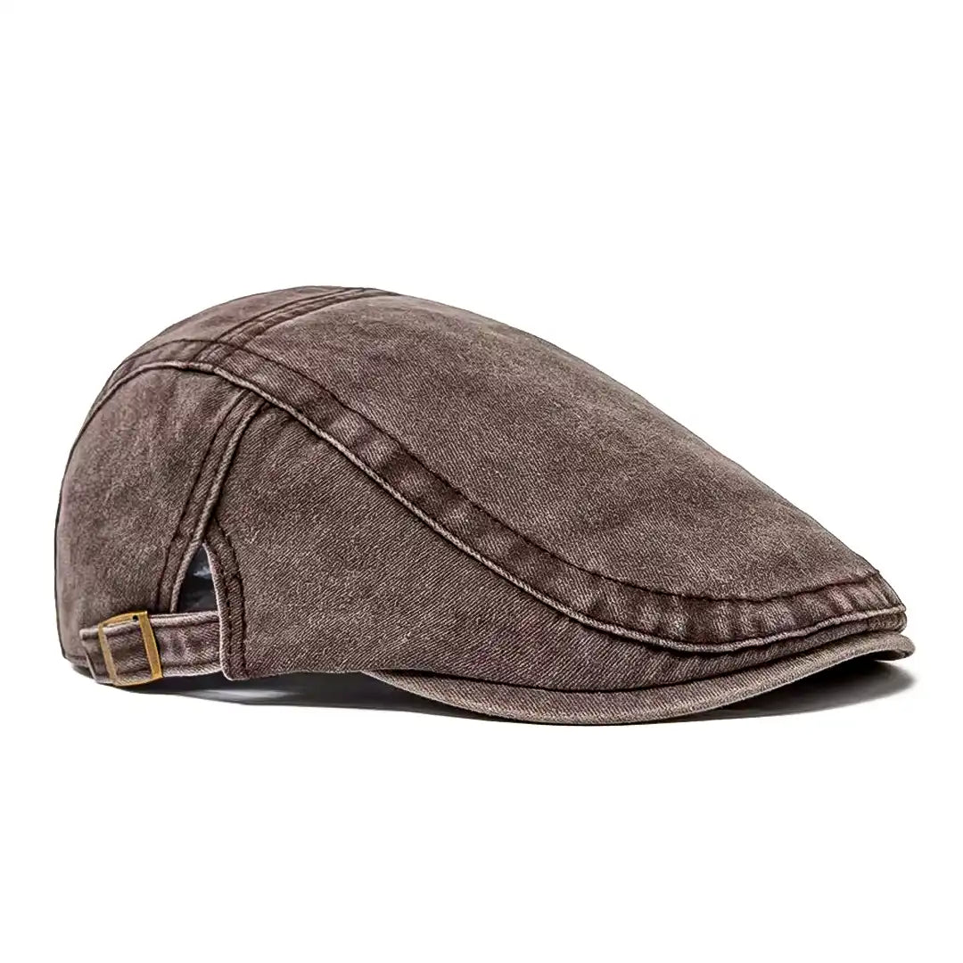 Casquette plate en coton marron avec boucle dorée sur sangle ajustable