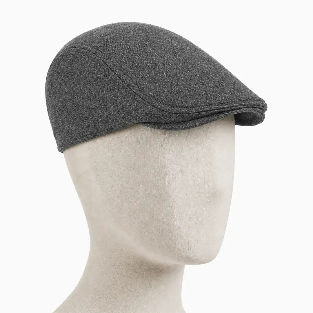 Béret casquette Christophe en coton gris foncé porté