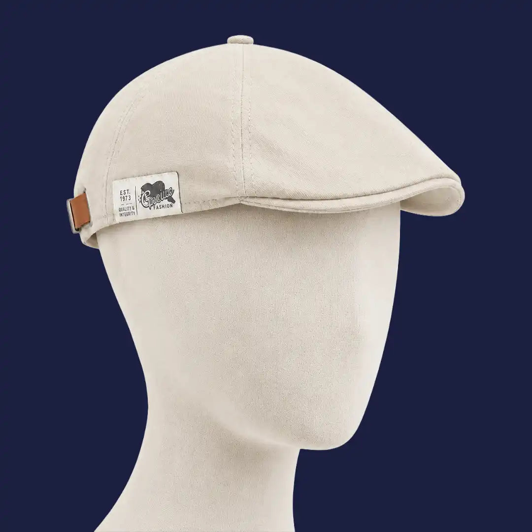 Béret casquette Enzo en coton beige porté