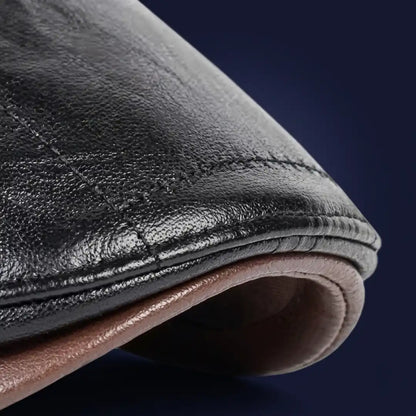 détail matière simili cuir béret casquette homme noir Franck - La Maison du Béret
