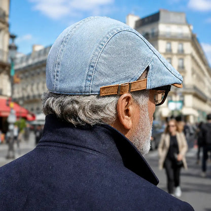 Béret casquette en jean Richard bleu clair porté