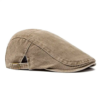 Casquette plate en coton beige avec boucle dorée sur sangle ajustable