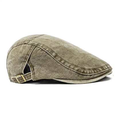 Casquette plate en coton vert avec boucle dorée sur sangle ajustable