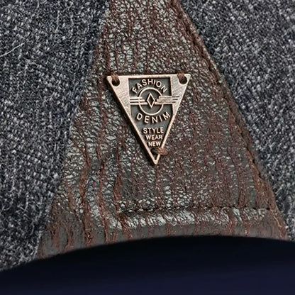 Gros logo metal simili cuir casquette plate homme Gabriel - La Maison du Béret